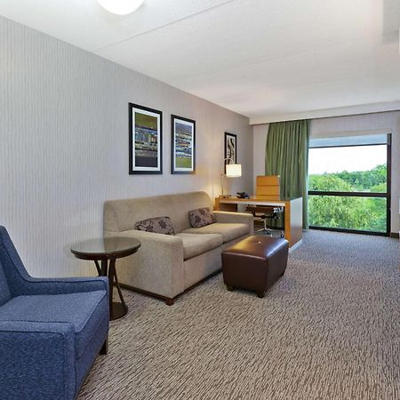Hotel Оберн-Хиллс Экстерьер фото